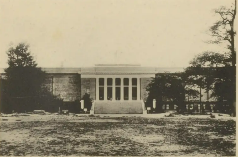 東京府美術館の遠景写真