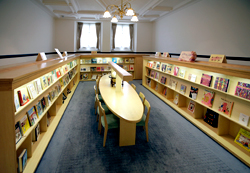国際子ども図書館 1階「世界を知るへや」内 展示コーナー